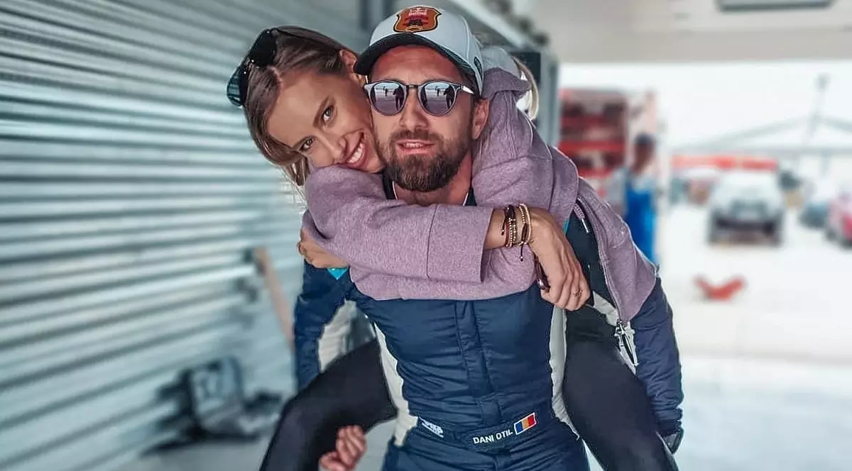Dani Oțil și Gabriela Prisăcariu vor deveni părinți. Modul special în care prezentatorul TV a anunțat că iubita lui este însărcinată. „O să avem un copil”