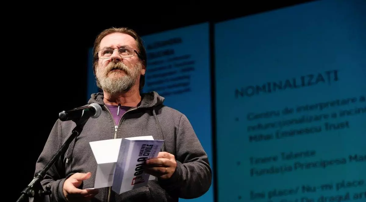 Artistul Dan Perjovschi, implicat în campania pro vaccinare a Ministerului Sănătății. Cum arată primul desen