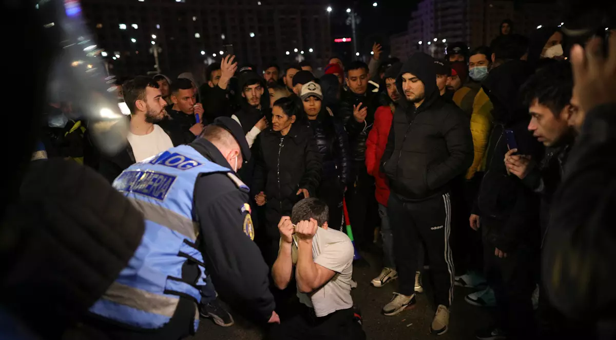 Agenția americană AP, după protestele antirestricții din țară: Oameni în stradă, în timp ce numărul pacienților de la ATI a ajuns la un nivel record