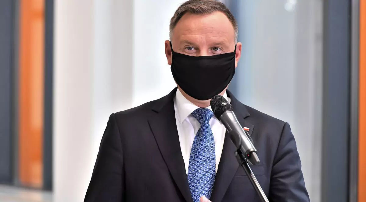 Președintele Poloniei a respins legea presei, care amenința cel mai important canal TV privat din țară