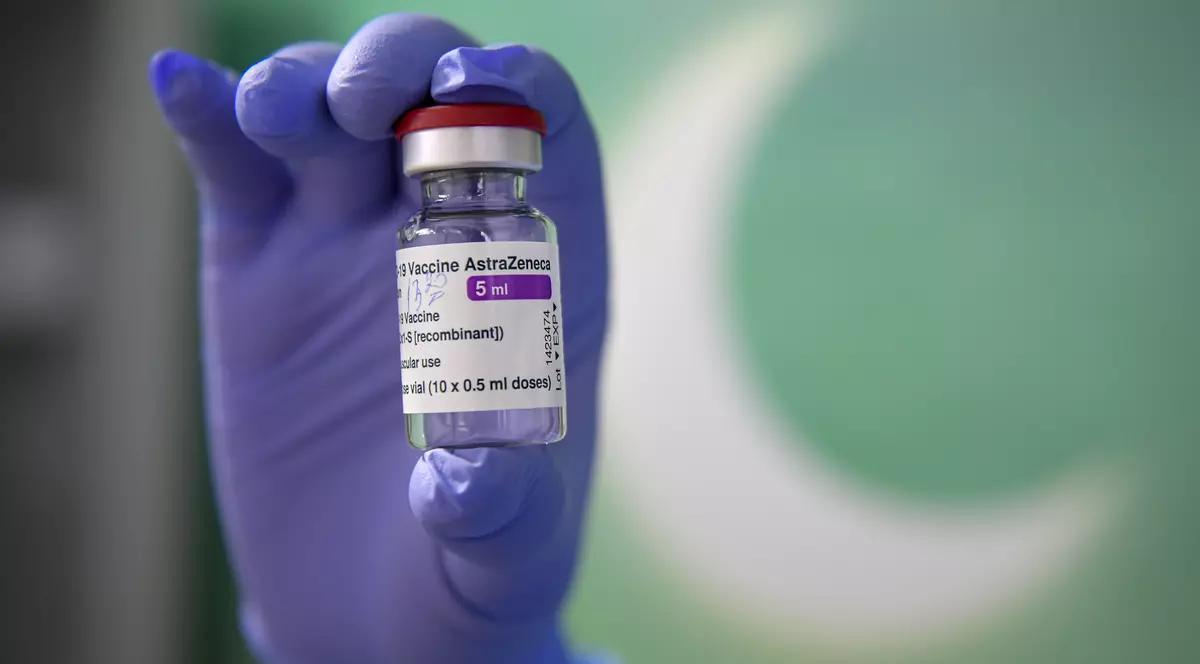 Alergiile severe, adăugate la posibilele efecte secundare ale vaccinului AstraZeneca