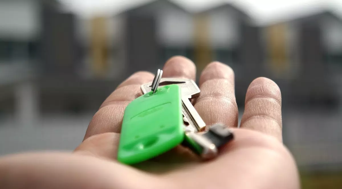 Fiind nevoiți să petreacă mult mai mult timp în propriile case, românii au început să fie mult mai interesați de case și vile, inclusiv pe segmentul de închirieri