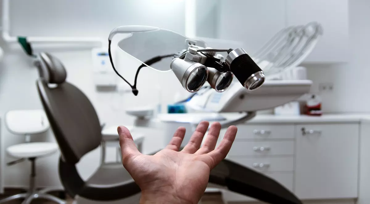 (Publicitate) Frica, un cuvânt care nu trebuie să existe atunci când vizitezi o clinică stomatologică