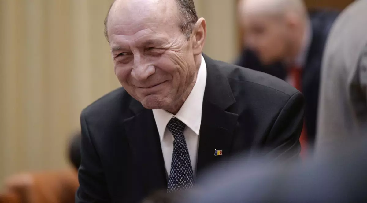 Un frate, un tată, un coleg de partid, un președinte de țară: Petrov