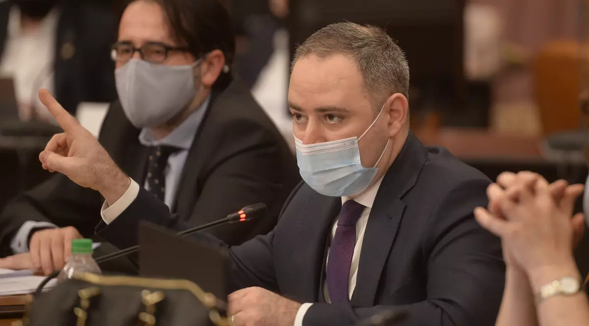 Guvernul pregătește tăierea ajutorului lunar de 1.500 de lei pentru creșă și grădiniță. Analist fiscal: „De ce să ajutăm copiii când putem da salarii mari la stat?”