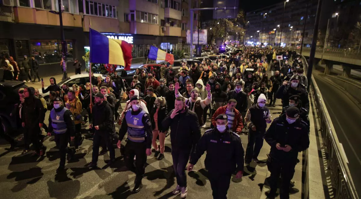 Revoltații de la miezul nopții. Când statul conduce cu „pulanele” și coerciția, cum ați vrea să se nască solidaritatea în societate?!