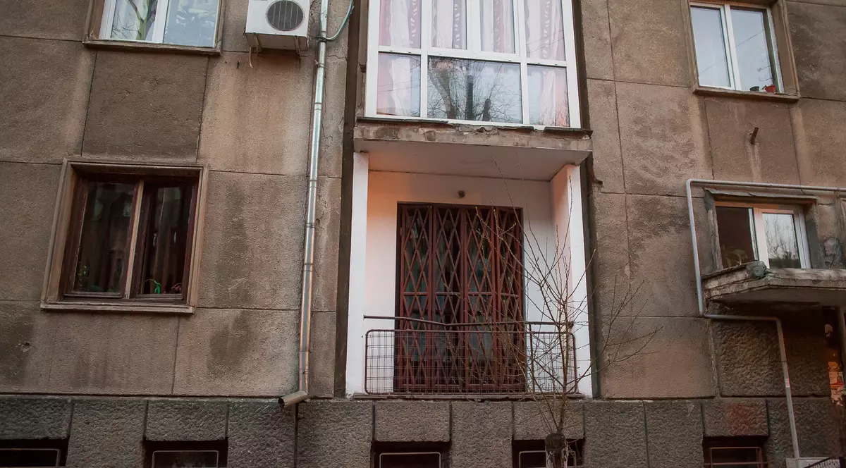 Rețeta amorului într-un apartament din Ferentari: pornhub și Paprika TV. De ce mi-a plăcut noul roman al lui Adrian Schiop