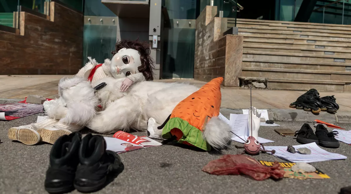 Protest cu recuzită la Ministerul Culturii, 26 martie 2021. Foto: Vlad Chirea / Libertatea