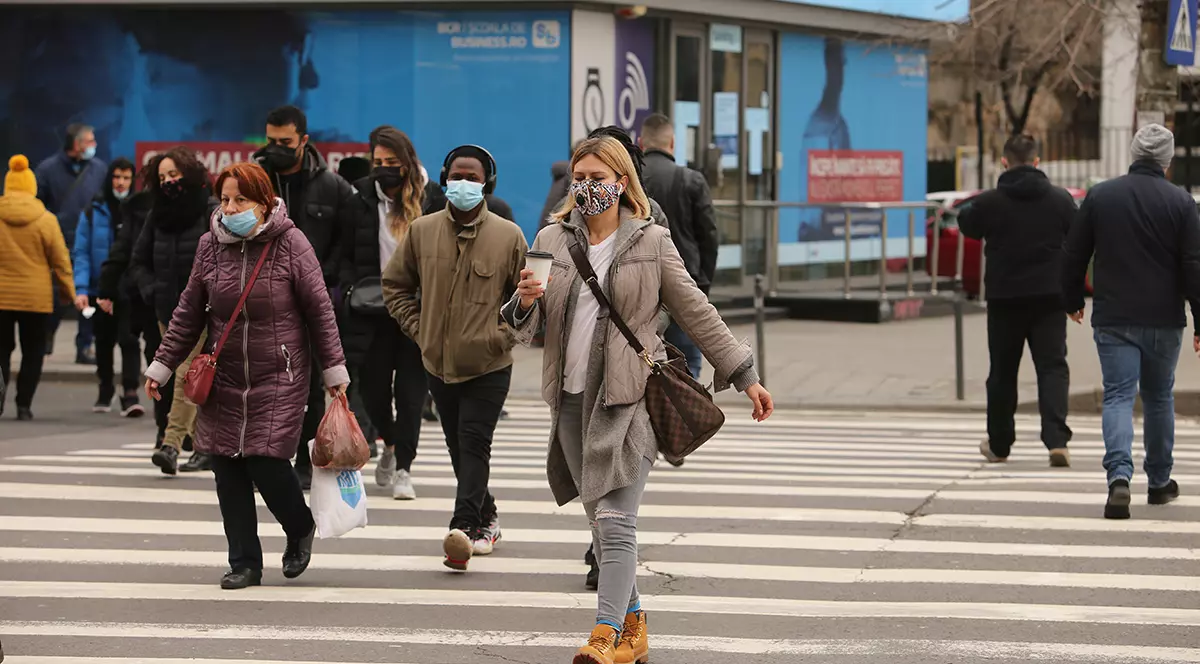 Președintele CNCAV: „La masca de protecție se va renunța ultima”