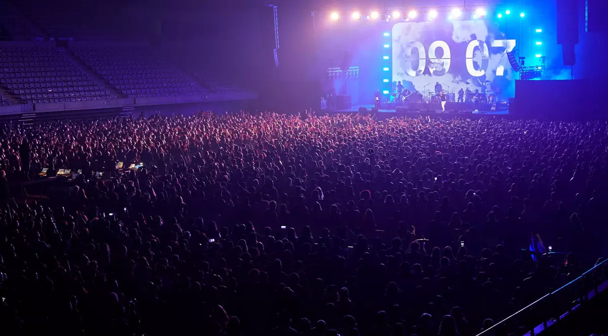 Imagini incredibile: 5.000 de oameni, în aceeași sală, la un concert-test în pandemie