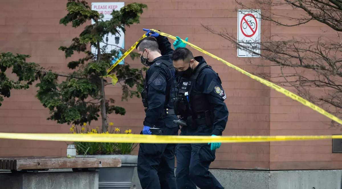 Atacuri cu armă albă în Vancouver. O persoană a murit și alte cinci sunt rănite. Suspectul a fost reținut de poliția canadiană
