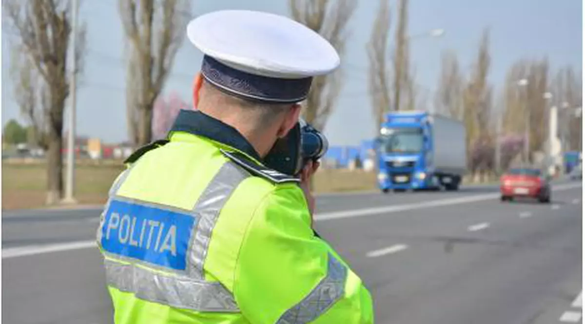 Șofer prins cu 248 km/oră, pe un drum expres din Olt, dublu față de viteza maximă. Ce sancțiune a primit