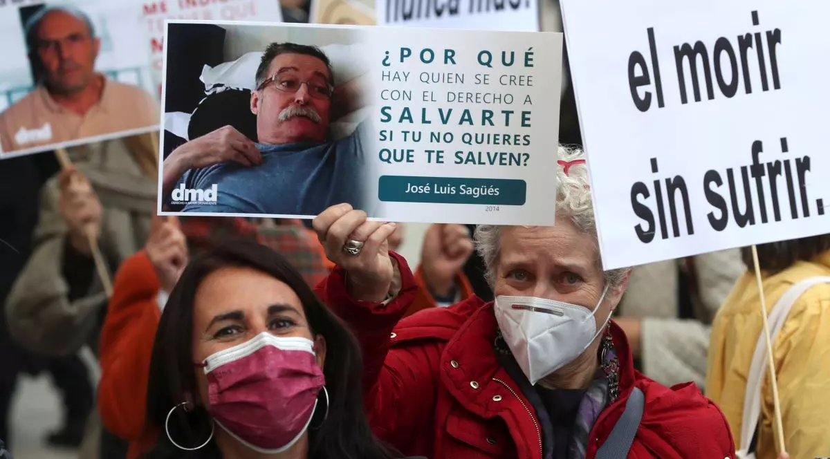 Spania a devenit al patrulea stat european care a legalizat eutanasia: „De azi suntem o țară mai umană, mai corectă și mai liberă”