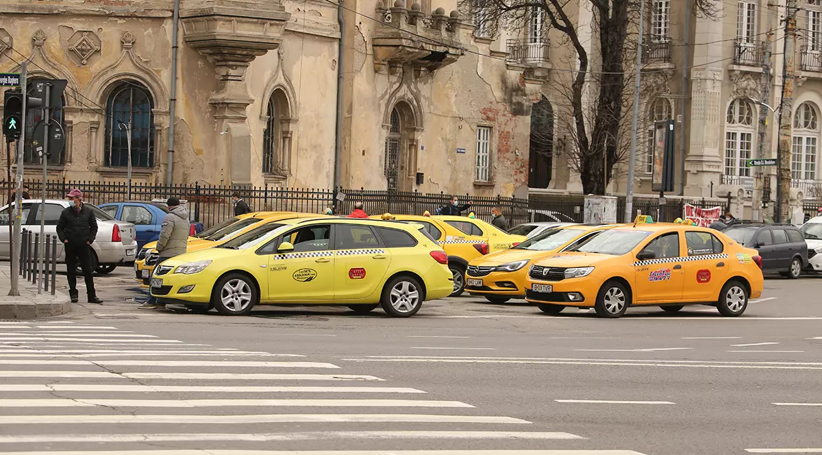 „Comenzile la taxi au crescut de trei ori”. Din cauza protestului STB, dar și pentru că „tarifele la ridesharing au fost mai mari”