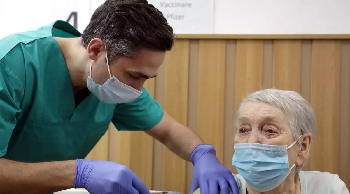 Valentina Fulga, persoana vaccinată cu numărul 1.000.000, a făcut rapelul şi se simte bine