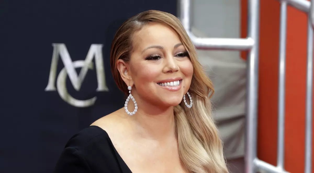Mariah Carey este în război cu toată familia. După soră și fratele artistei a dat-o în judecată pentru defăimare