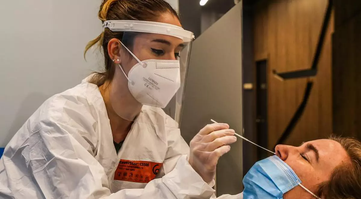 Spania impune prezentarea unui test PCR negativ la intrarea din Franța