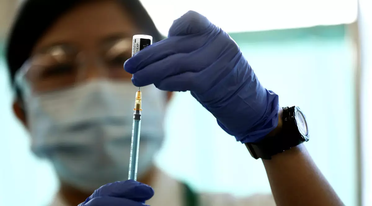 O femeie din Japonia a murit de hemoragie cerebrală la trei zile după ce s-a vaccinat anti-COVID. Legătura dintre evenimente, incertă