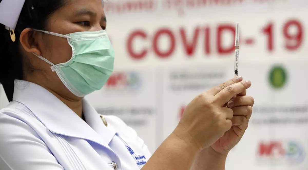 China acordă vize de intrare în țară pentru unii străini, cu condiția să fie vaccinaţi cu un ser chinezesc