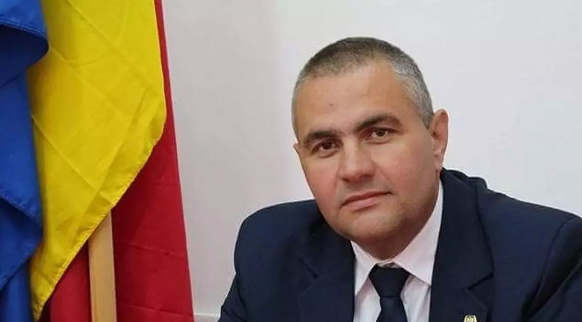 Primarul din Motru, amendat după ce a participat la o petrecere cu lăutari unde nu s-au respectat restricțiile