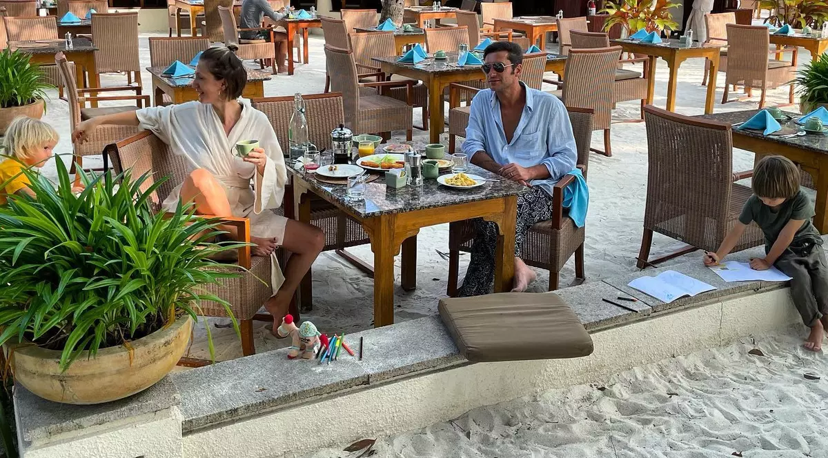 Adela Popescu rupe tăcerea despre relația cu soțul ei. „Părem familia perfectă”