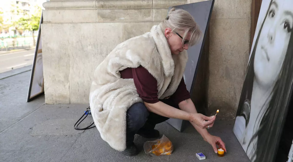 Semnal de alarmă tras de supraviețuitori ai tragediei din Colectiv, într-un protest în fața Curții de Apel