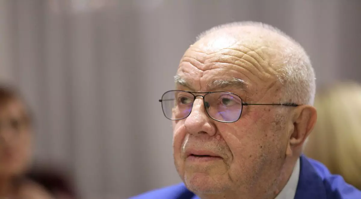 VIDEO Alexandru Arșinel și soția, internați cu COVID, la două luni după vaccinare. „Nu sunt bine”