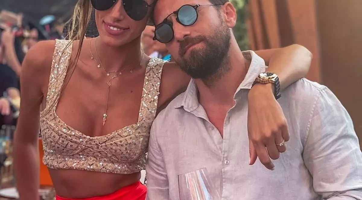 Cum arată casa din Corbeanca în care locuiesc Dani Oțil și Gabriela Prisăcariu. E suficient loc și pentru bebelușul lor