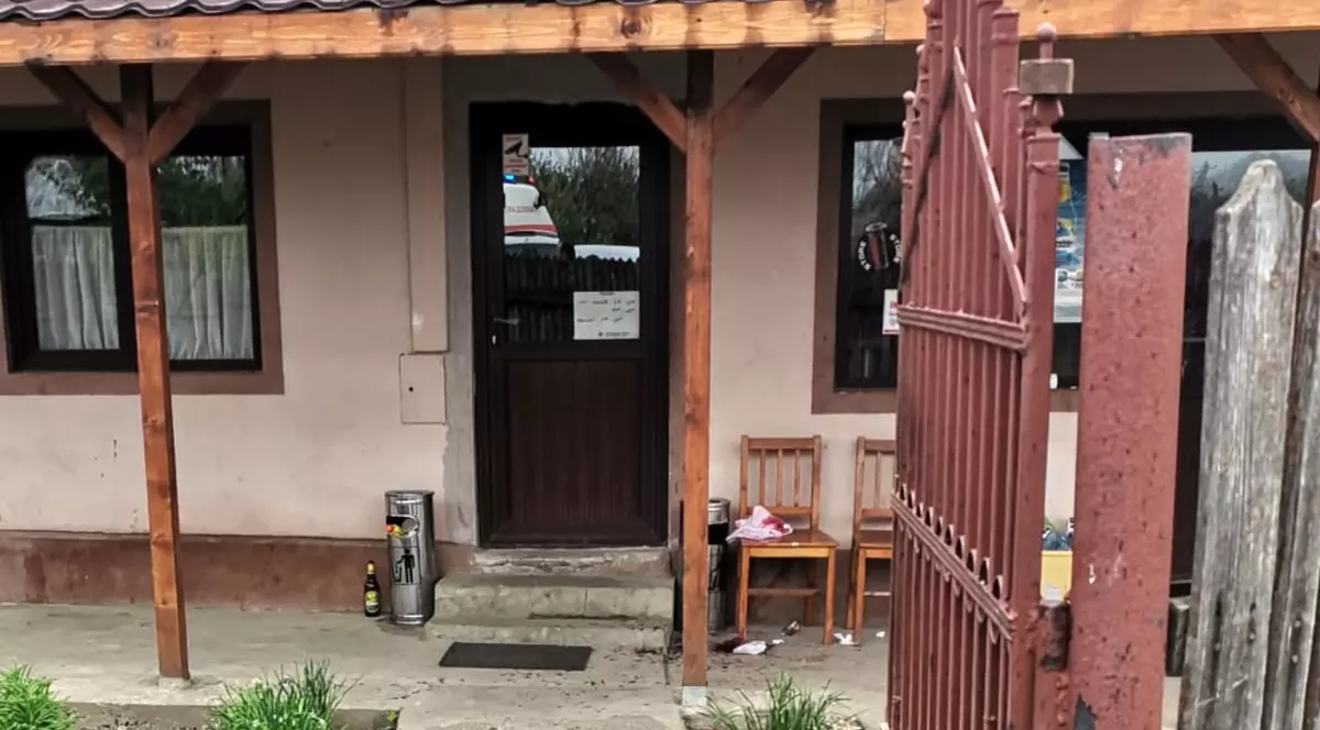 Vânzătoare atacată cu un cuțit de un client supărat că nu primește băutură pe datorie, în județul Buzău