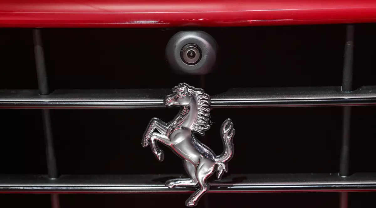 Ferrari va dezvălui prima sa mașină electrică în 2025