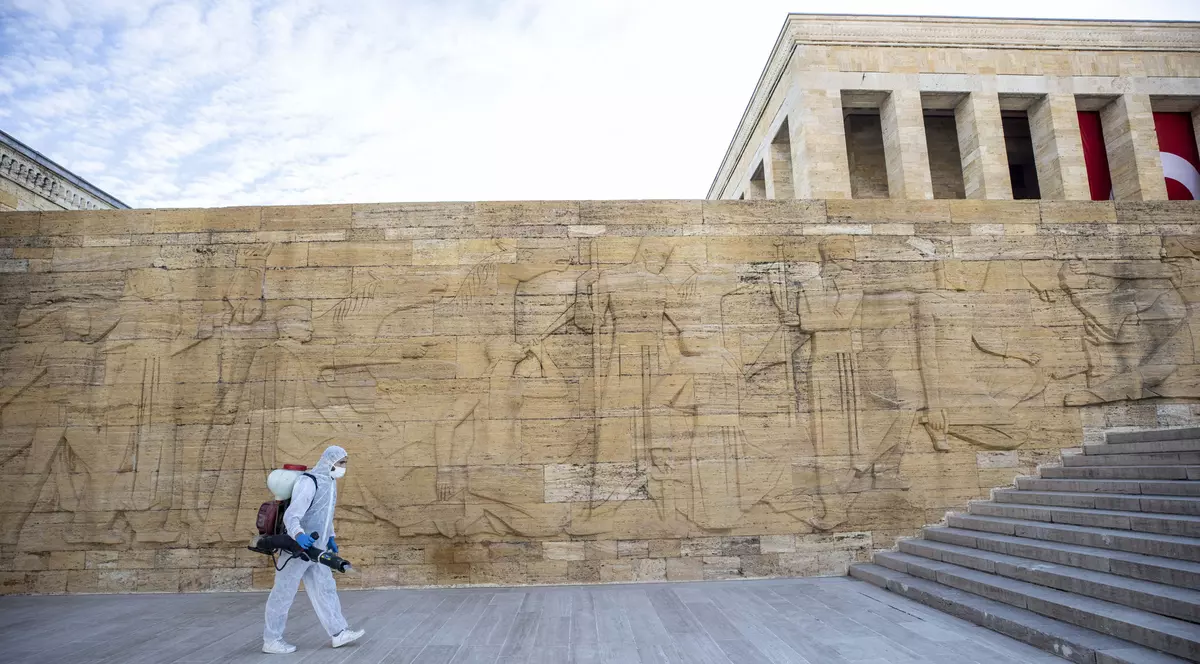 Turcia intră în prima carantină națională. Hotelier: „Dacă nu vin turiștii ruși, totul se va prăbuși”