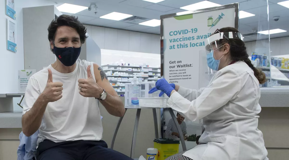 Justin Trudeau, premierul Canadei, s-a vaccinat cu serul AsteaZeneca. „Sunt foarte fericit”