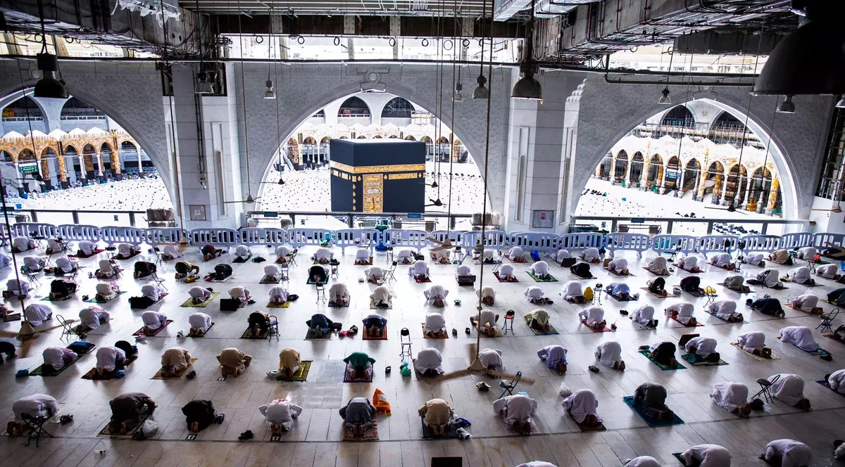VIDEO | Doar pelerini imunizați, acceptați la Mecca în timpul Ramadanului