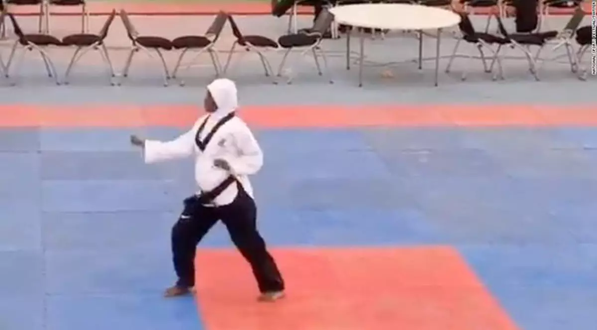 VIDEO | O sportivă din Nigeria gravidă în opt luni a câștigat un concurs de taekwondo