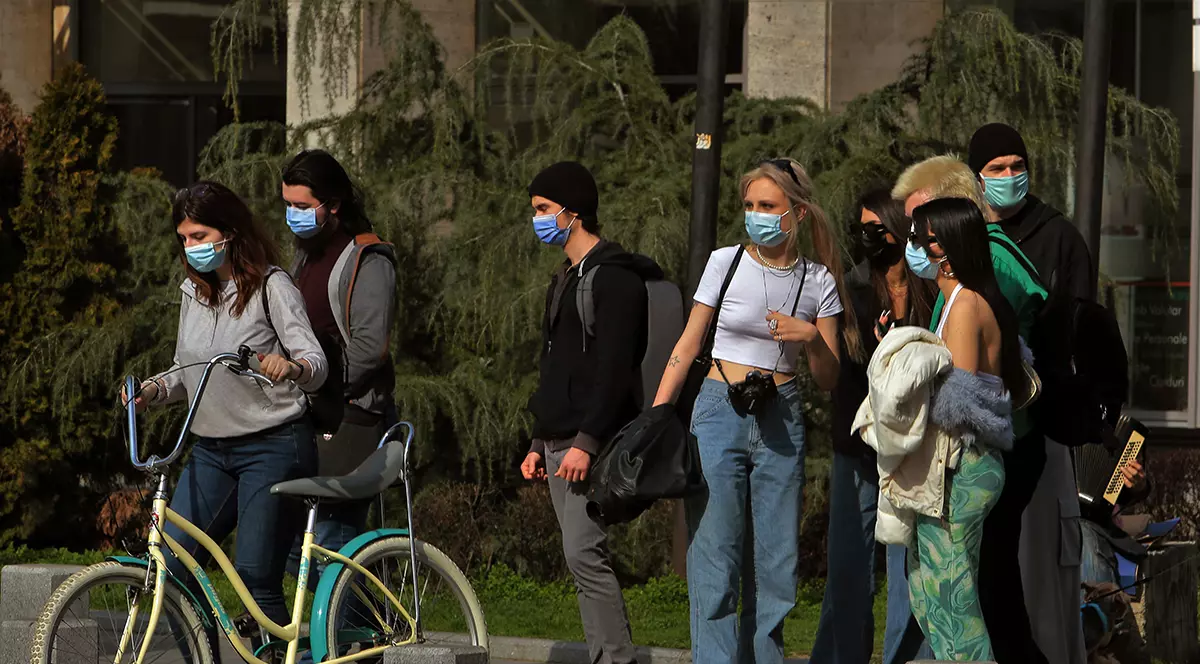 Rata de infectare, încă o zi în scădere. Județul Sibiu a ieșit din ”zona roșie”. Situația în țară