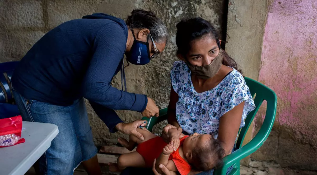 Un vaccin împotriva malariei, boală care ucide 400.000 de oameni anual, a fost testat cu succes
