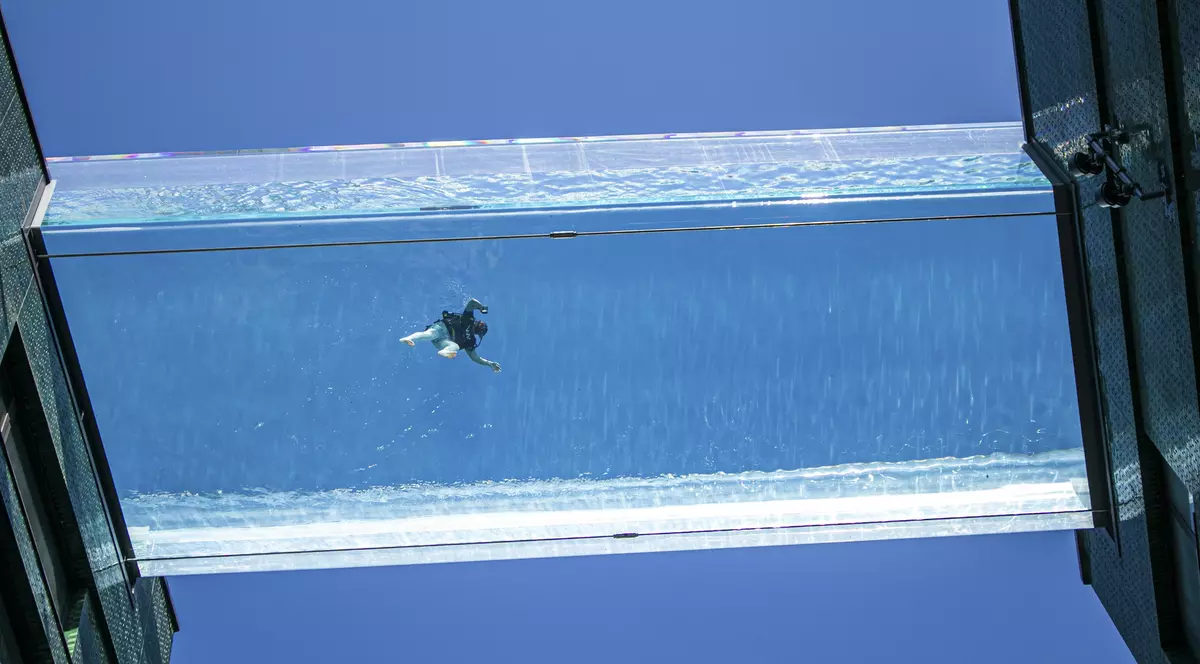 Piscina „plutitoare” din Londra