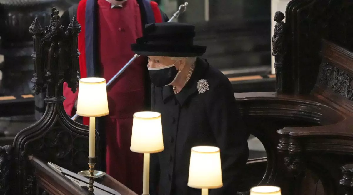 Scrisoarea de adio lăsată de regina Elisabeta pe sicriul soțului ei. Cum s-a semnat