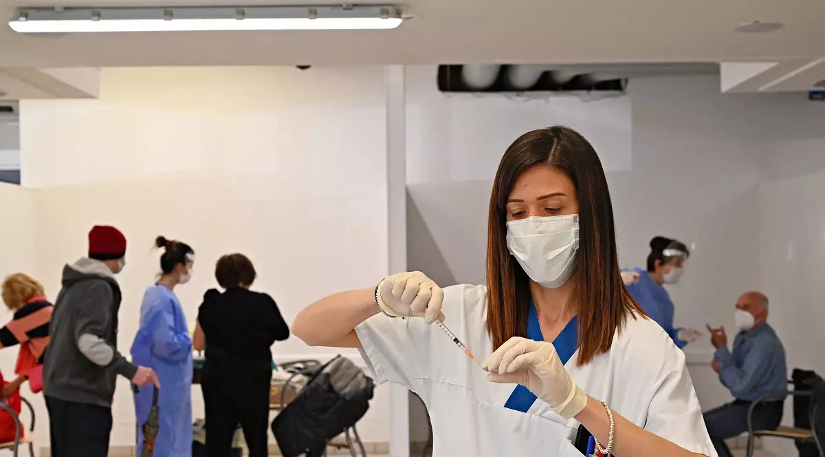 România a depășit două milioane de persoane vaccinate anti-COVID cu ambele doze