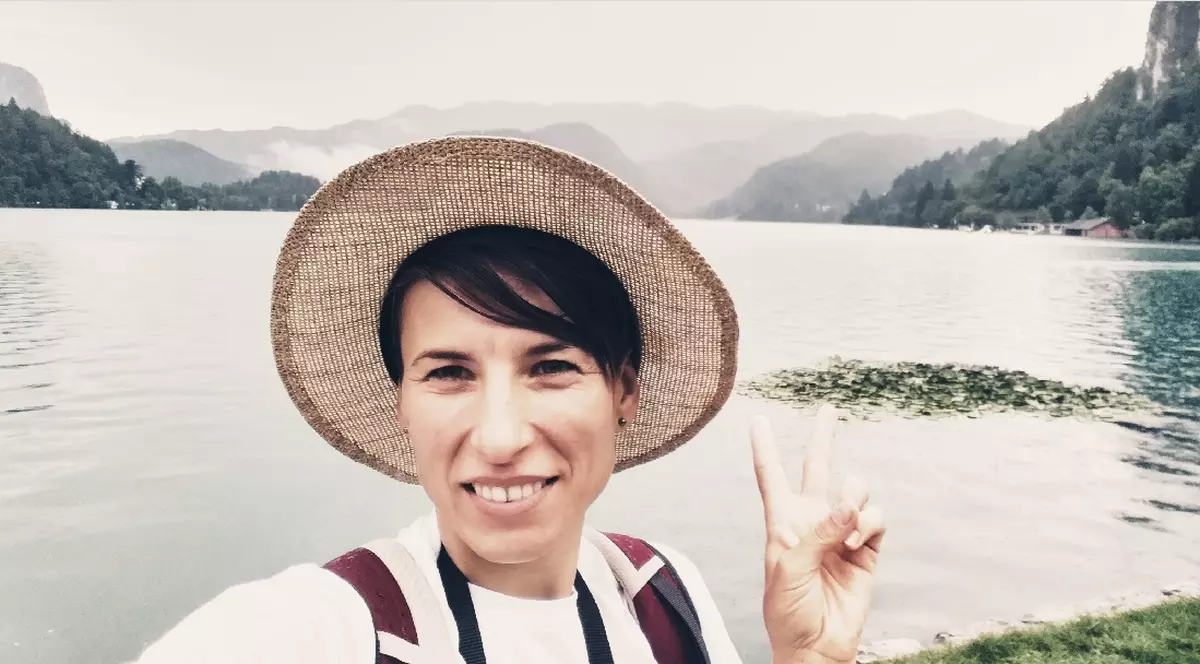 O profesoară din Vrancea vizitează elevii care au abandonat școala, ca să-i readucă la ore: „E șansa lor să-și schimbe viitorul”