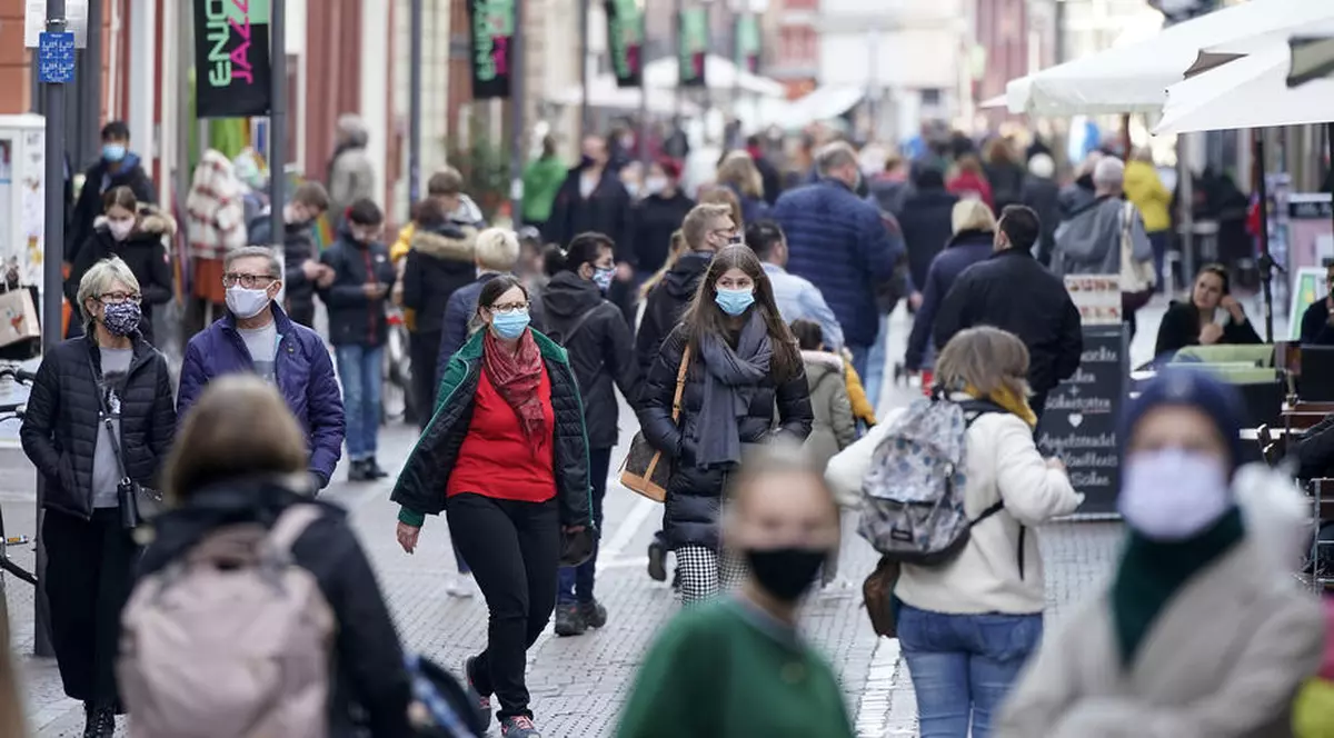 Ministrul german al justiţiei susține că persoanele vaccinate pot avea mai multe libertăți: „Nu e un privilegiu”