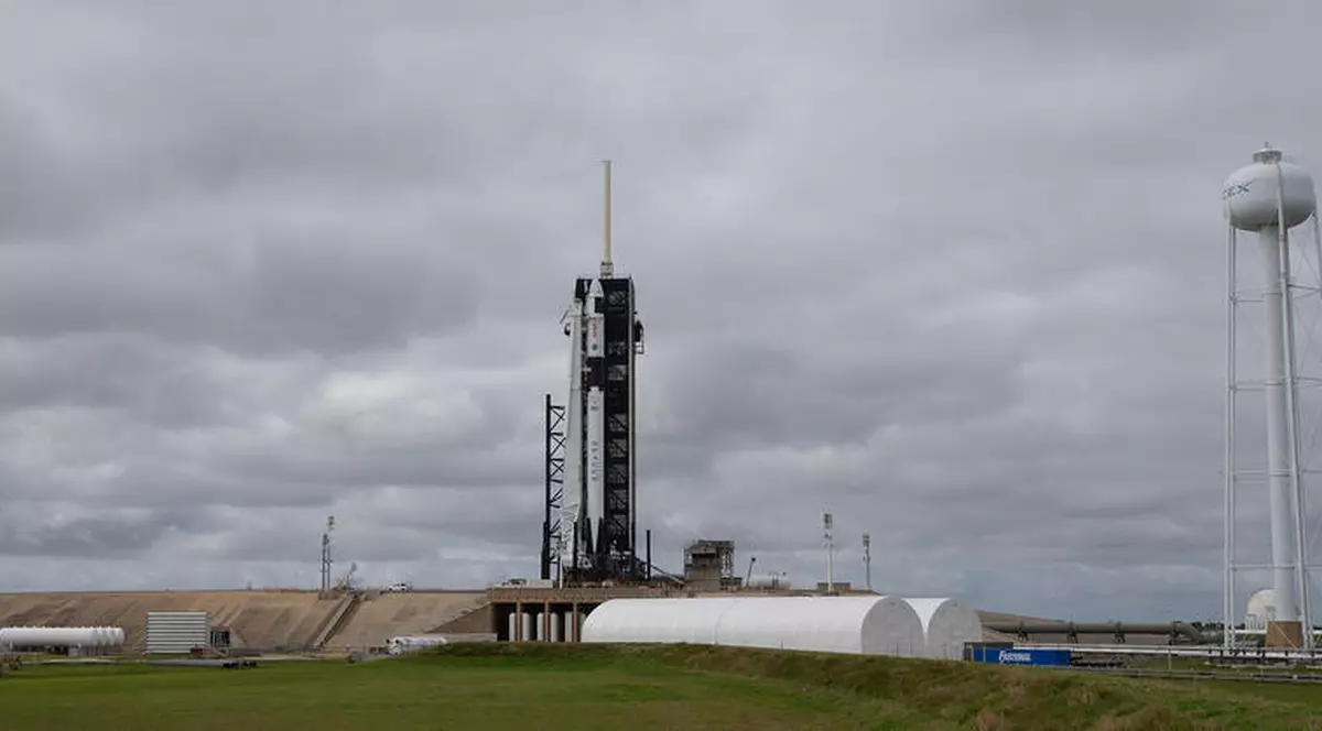 SpaceX, aleasă de NASA să trimită următorul echipaj de astronauţi americani pe Lună