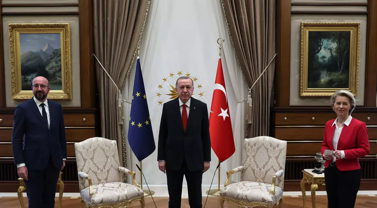 Premierul Italiei l-a acuzat pe Erdogan că a umilit-o pe Ursula von der Leyen