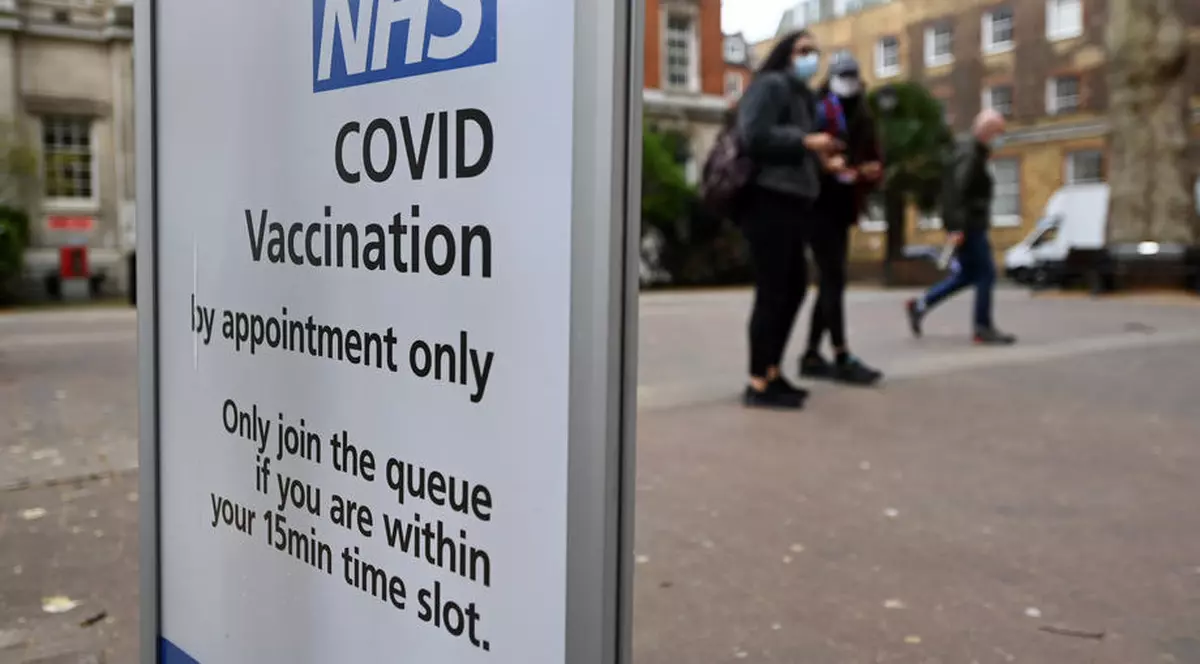 STUDIU | Marea Britanie va ajunge la „imunitate colectivă” pe 12 aprilie, când va începe a doua etapă de relaxare a restricțiilor