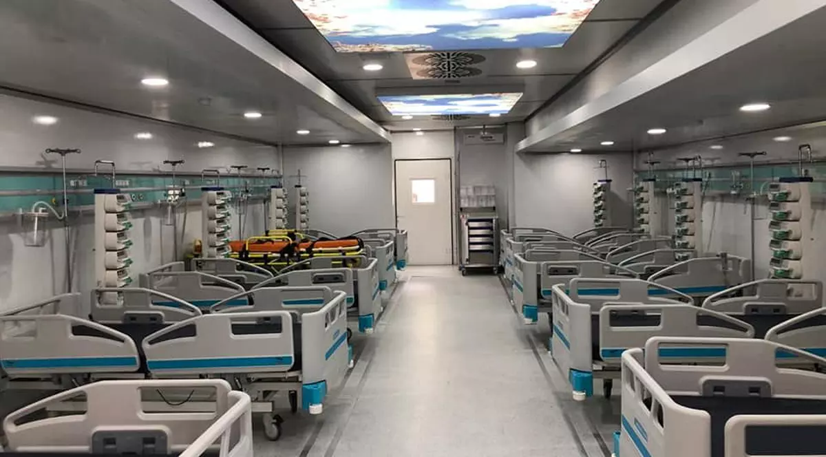 TIR cu 12 paturi ATI dus la Iași, în timp ce Spitalul modular de la Lețcani, cu 48 de paturi, rămâne închis