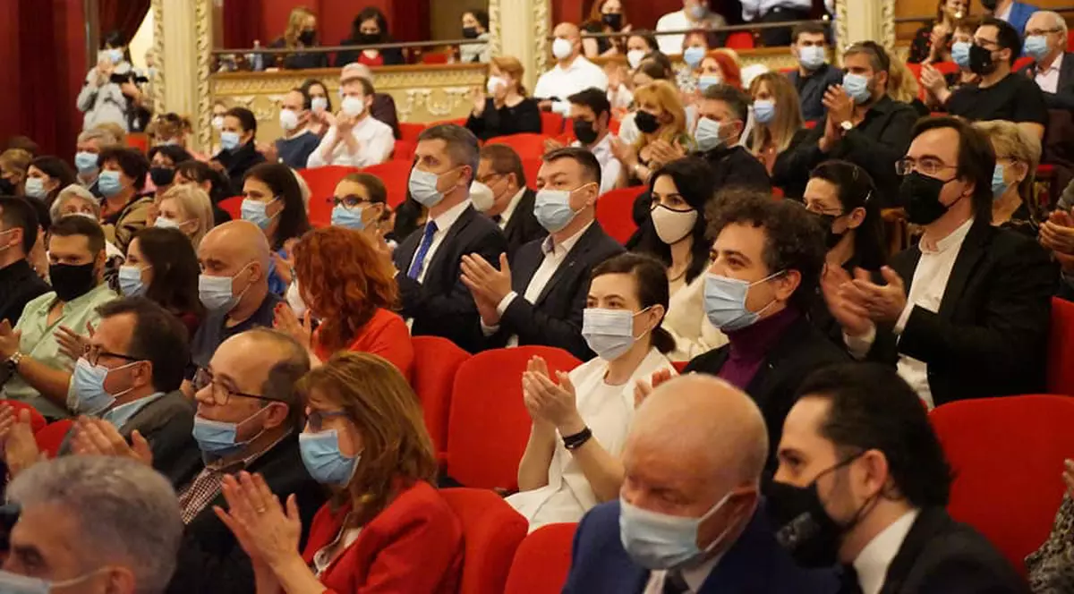 Câte persoane s-au infectat cu COVID-19 la spectacolele-pilot organizate luna trecută de Ministerul Culturii