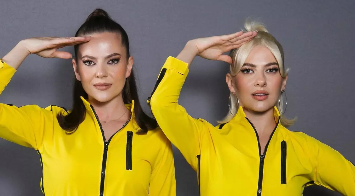 Cum au fost surprinse surorile Buble în drum spre Turcia, unde începe cursa „Asia Express”