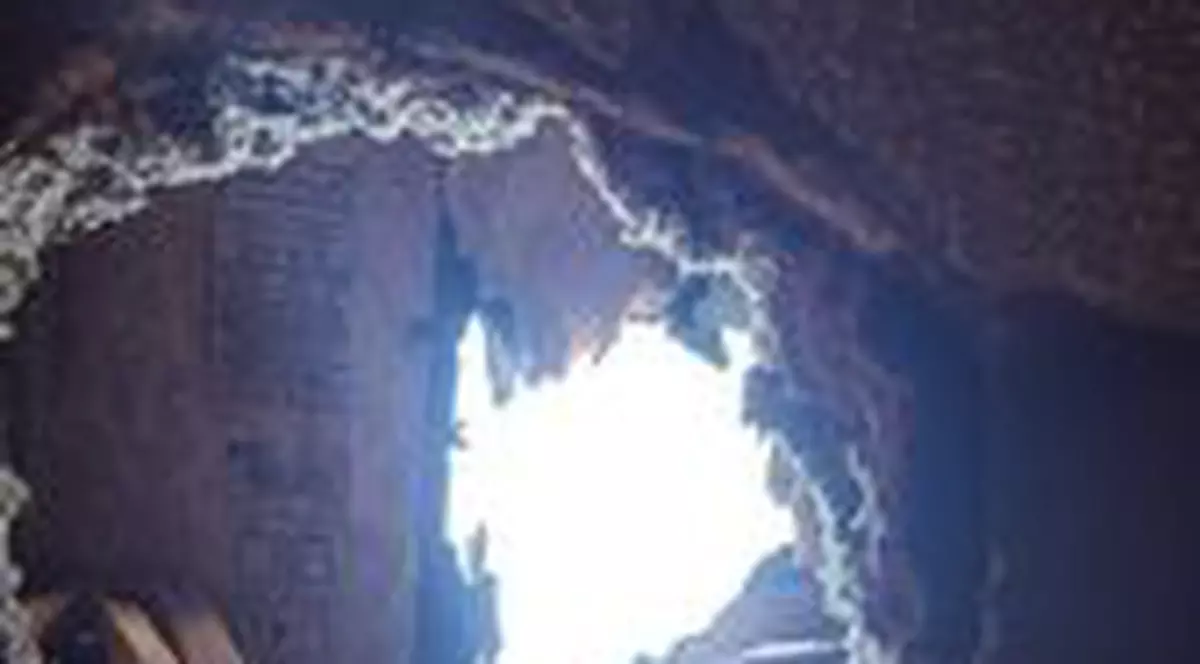 O bucată de gheață de 6 kilograme a spart acoperișul unei case din Wisconsin. „Părea că a explodat o bombă”