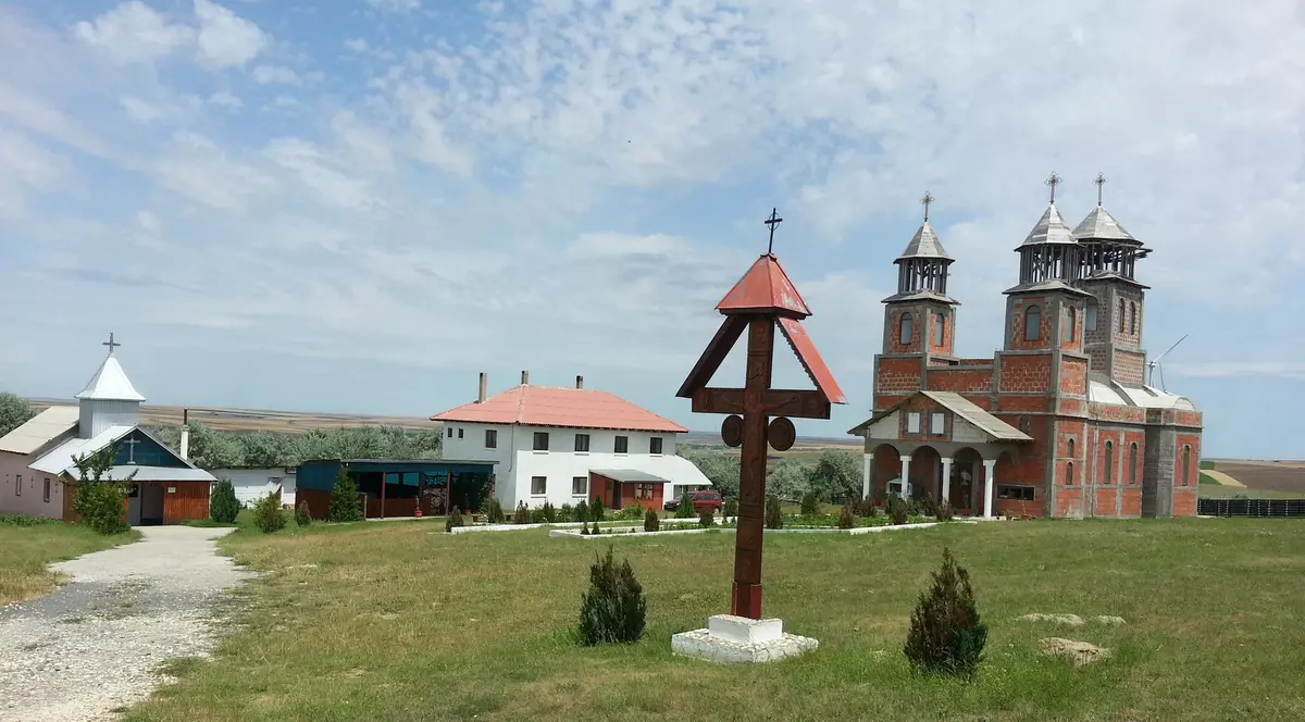 Starețul unei mănăstiri din Arhiepiscopia Tomisului a rămas fără titlul de doctor din cauză că a plagiat