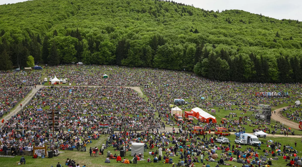 Zeci de mii de oameni au participat sâmbătă la pelerinajul de la Șumuleu Ciuc, primul de la ridicarea restricţiilor